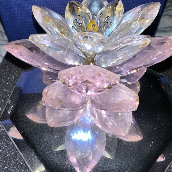 Swarovski Water Lily Rosaline Flower - Picture 8 of 11